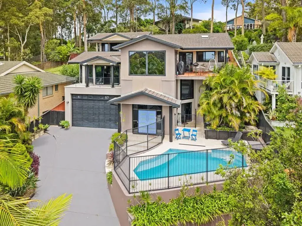 Glenning Valley 4 Bedroom Spacious Architectural Sanctuary with Breathtaking Views
