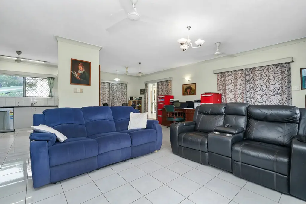 Gray 9房  DON'T MISS AUCTION THIS SATURDAY 21ST FEB