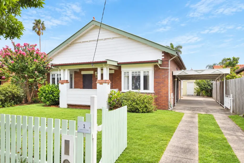 Concord 3ਬੈੱਡਰੂਮ Period Character Meets Future Growth Potential - Burwood North Metro Precinct