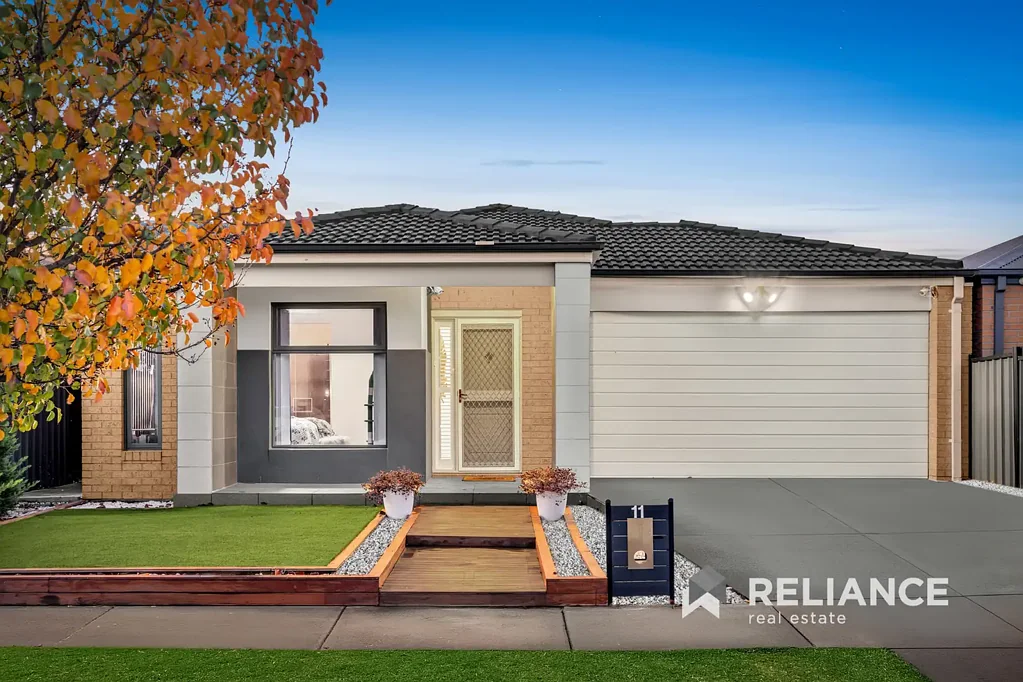 Truganina 4Zimmer Elegant Home with Multiple Living Areas, Walking Distance to Westbourne Grammar!