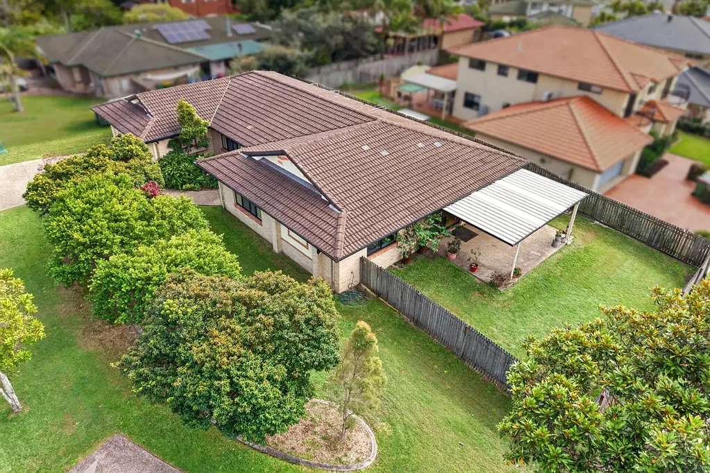 Birkdale 4 Slaapkamer FIRST TIME OFFERED TO MARKET EVER !