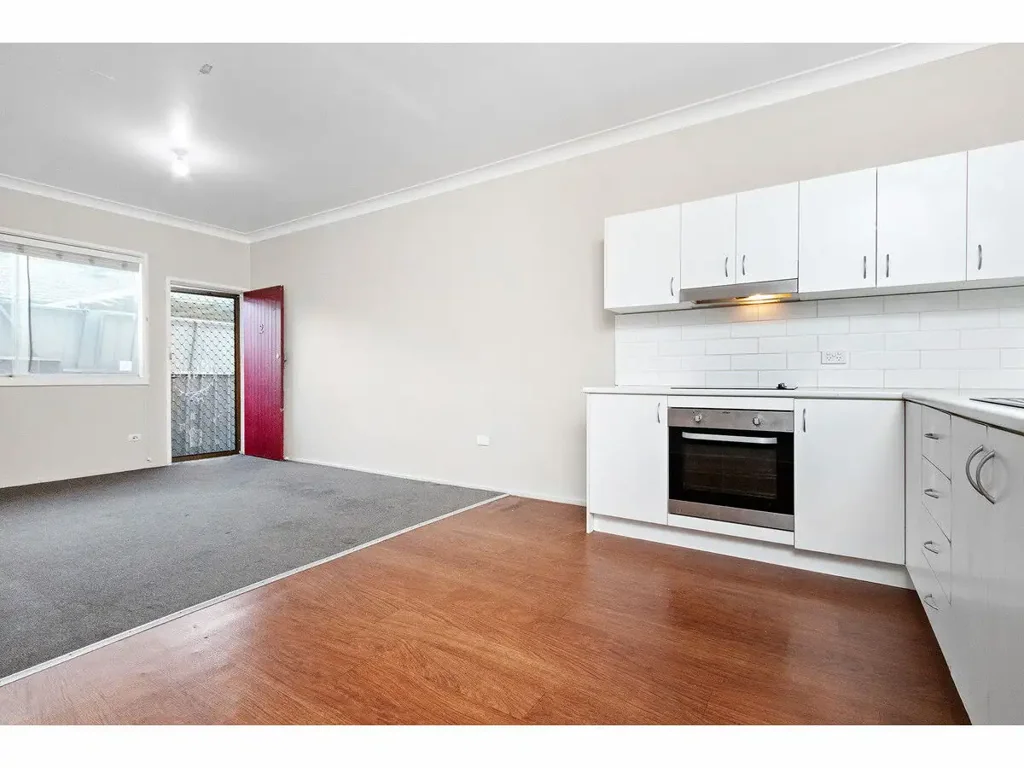 AFFORDABLE CHARLESTOWN LIVING CLOSE TO SHOPS AND TRANSPORT