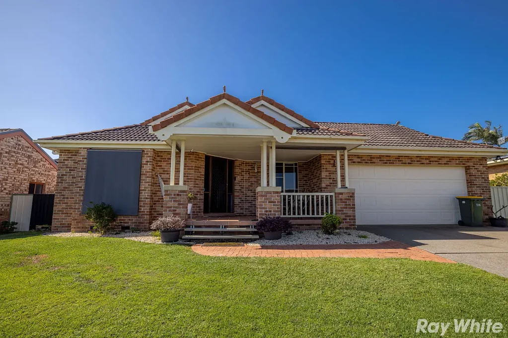 Forster 4 Bedroom Beautiful Family Home In Ideal Location