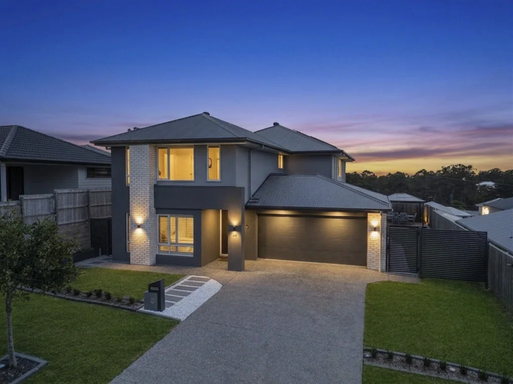 Logan Reserve 6 Bedroom Modern Family Living in New Estate Close to All Amenities