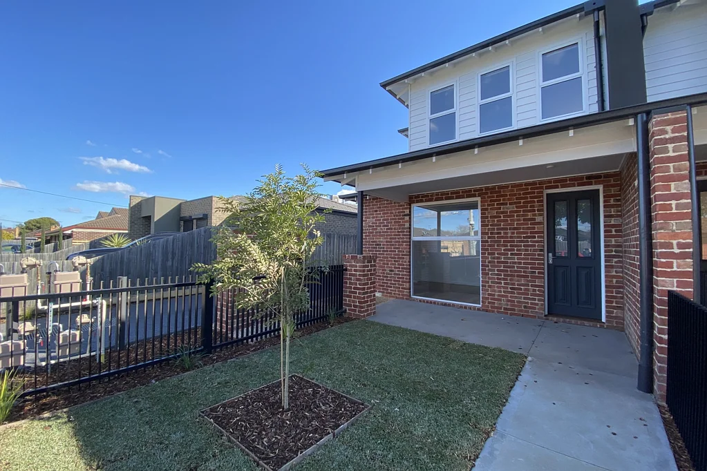 2/9 Smith Street, Reservoir, VIC 3073