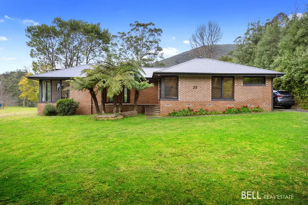 Warburton 3 Bedroom Mountain Views & a Massive Block – Lifestyle Living in Warburton