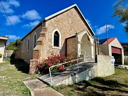 12 Sixth Street, Elliston