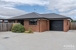 2/75 Menin Drive, Brighton