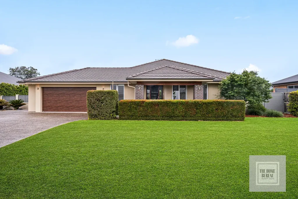 Pitt Town 5Kwarto Garden Oasis. Contemporary Family Home, Shed & Pool on Half an Acre.