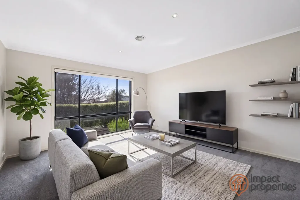 Gungahlin 3ਬੈੱਡਰੂਮ Freshly Renovated | Walk to Town Centre | Light Rail Convenience