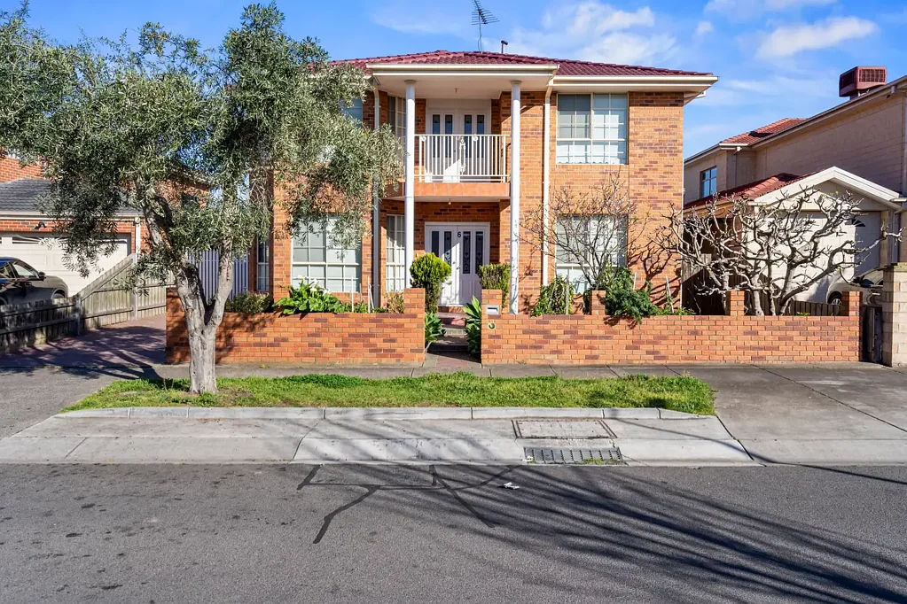Double story house in the heart of Broadmeadows