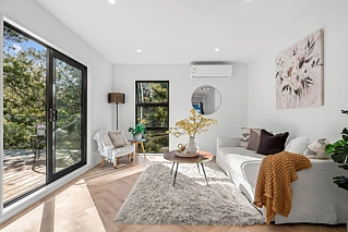 5B Saddleback Rise, Murrays Bay, North Shore City