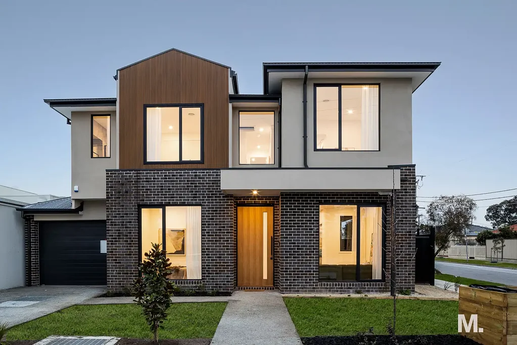 Niddrie 4 Bedroom QUALITY THIS GOOD IS TOO HOTHAM TO HANDLE.