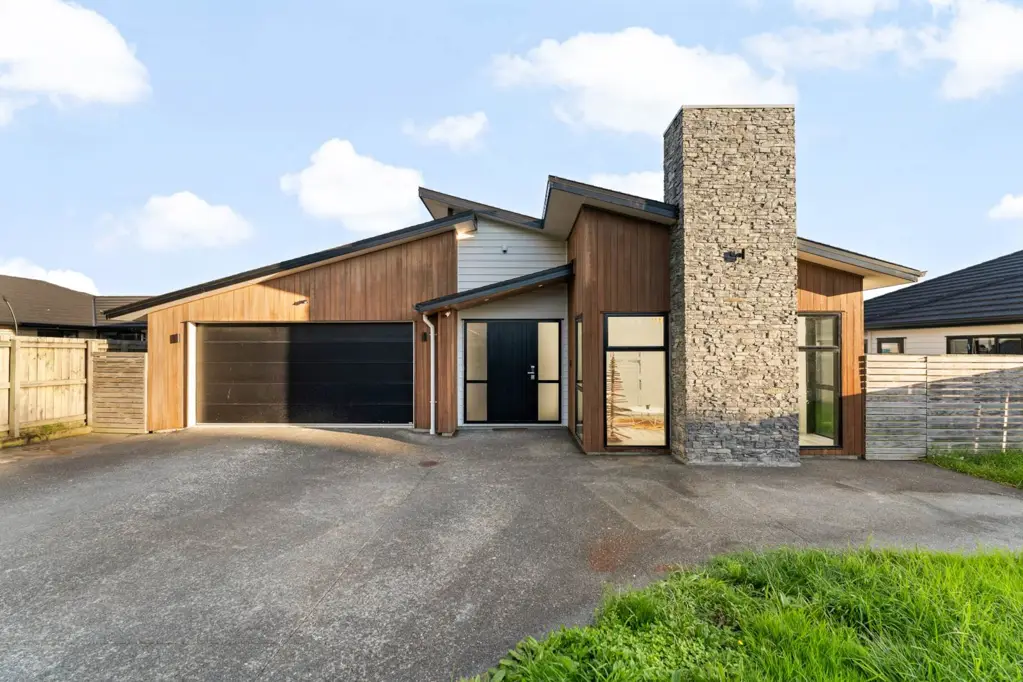 Huapai 5房  A Must-Sell! Executive Family Home in Prime Huapai