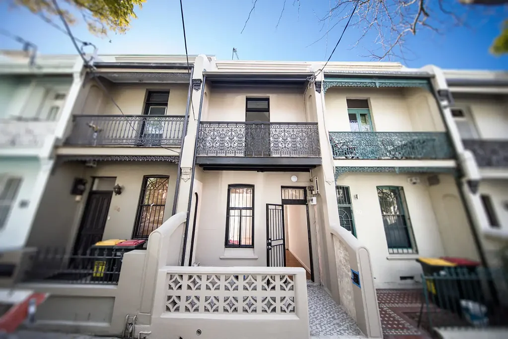 Charming Two-Bedroom Terrace in Quiet Location