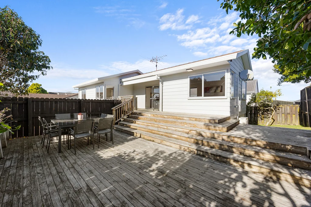 Botany Downs 3 Bedroom SUNNY BRADBURY - A PLACE TO CALL HOME!