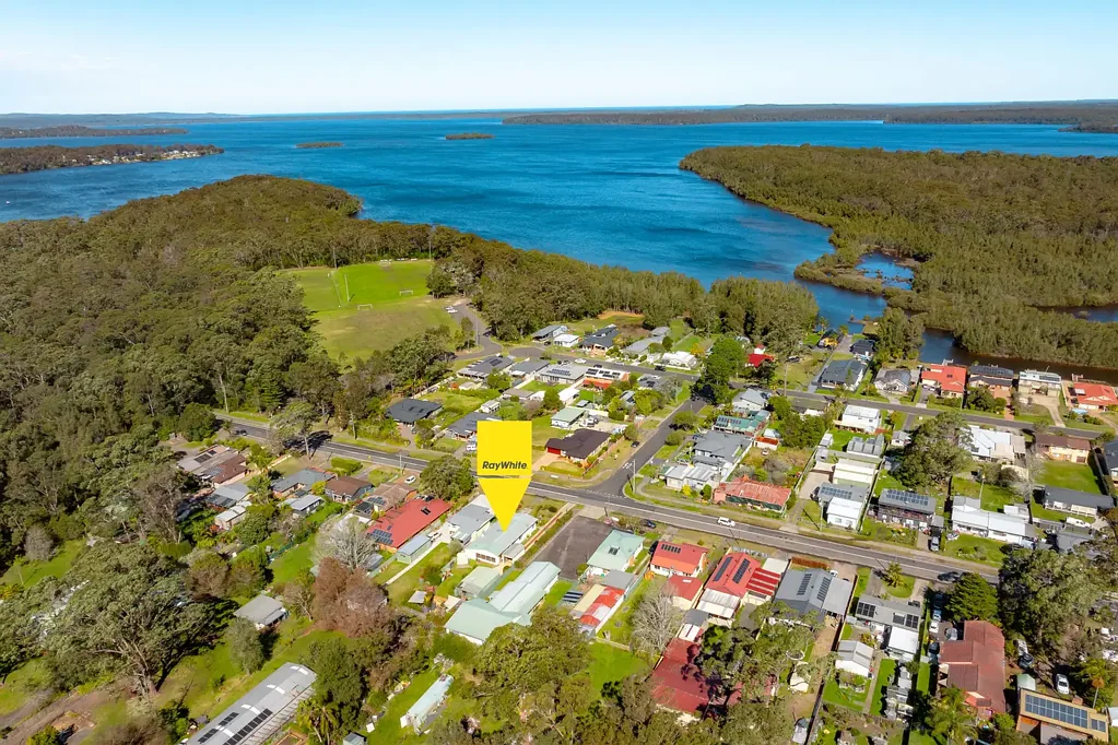 St Georges Basin 4 Bedroom Coastal Family Classic