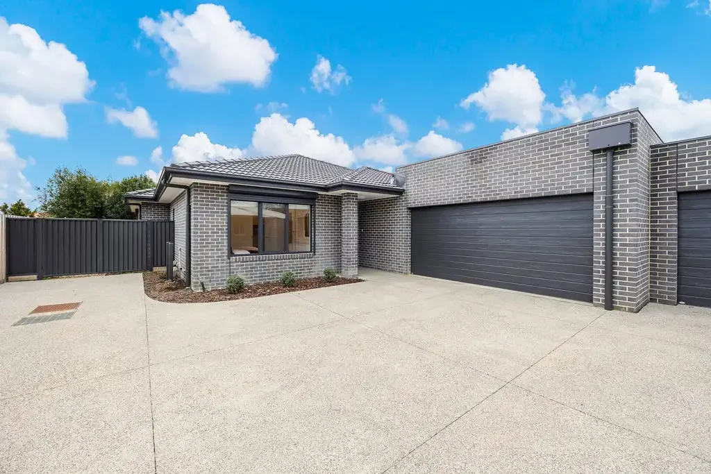Ballan 4ਬੈੱਡਰੂਮ Spacious 4-Bedroom Unit in Prime Ballan Location