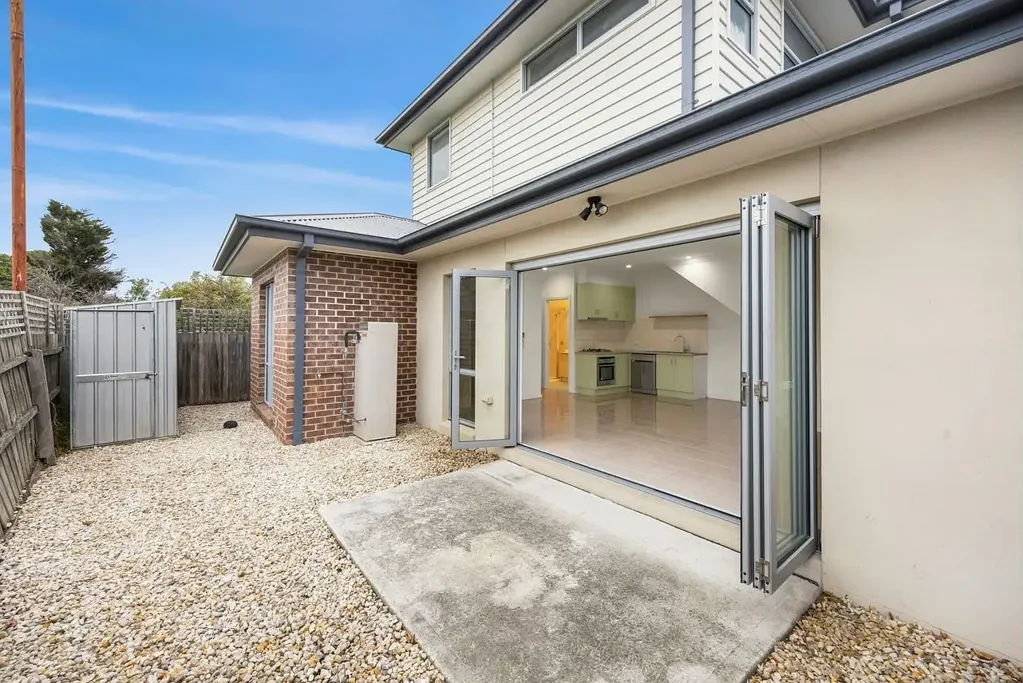 Corio 2房  Low maintenance Townhouse - Stylish Spacious & Ready to Move In