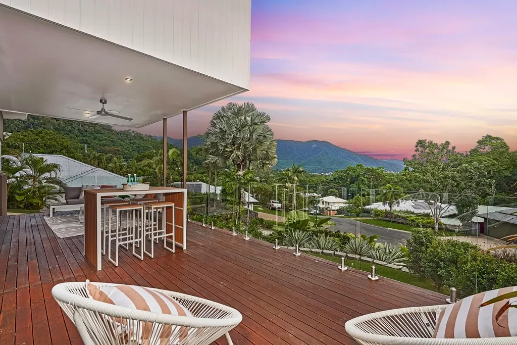 Brinsmead 4chambre Executive Living | Ash Moseley Masterpiece with Panoramic Valley Views