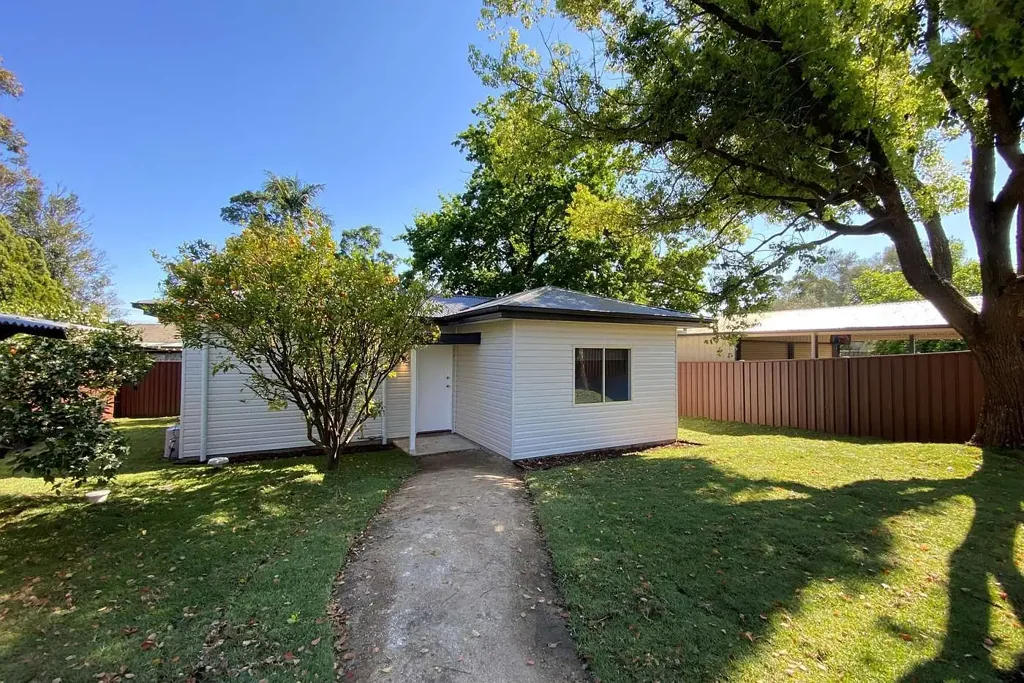 Granny Flat with spacious yard