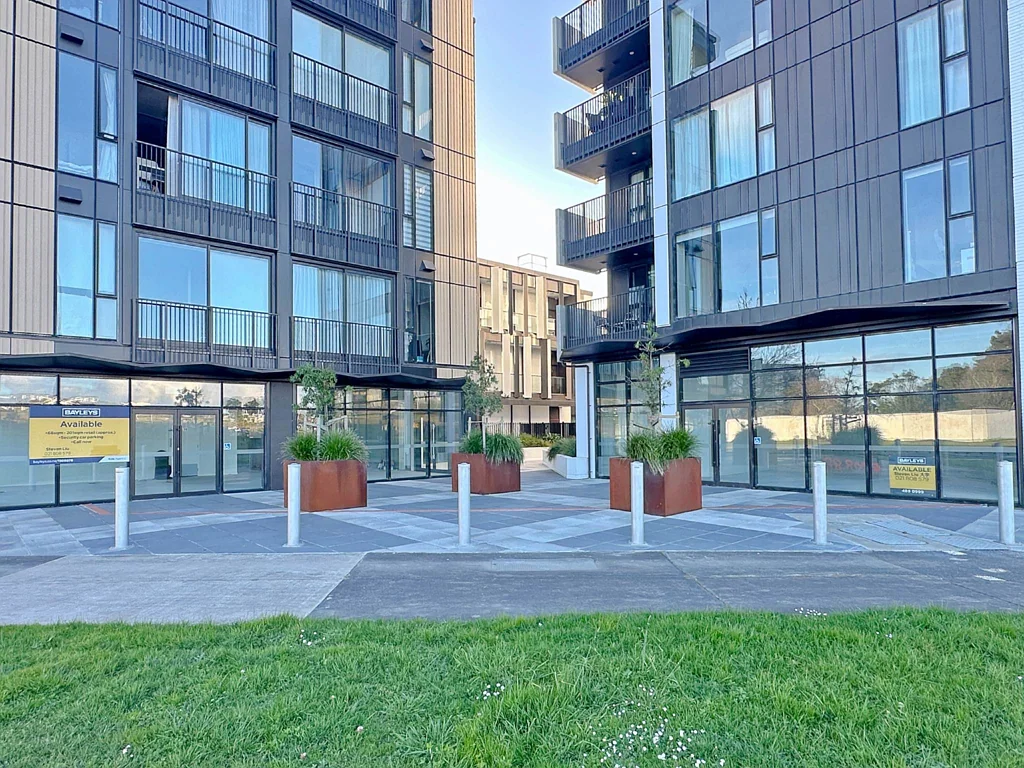 Albany RETAIL UNIT IN PRESTIGIOUS RISLAND APARTMENTS
