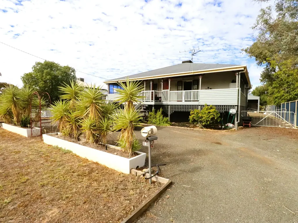 8 Mayne Street, Roma, QLD 4455