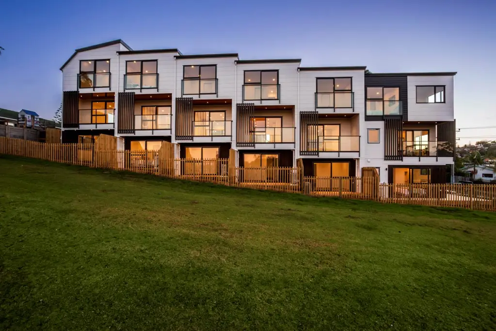 Hillcrest 3chambre Park Views, Brand New in Westlake Girls' Zone
