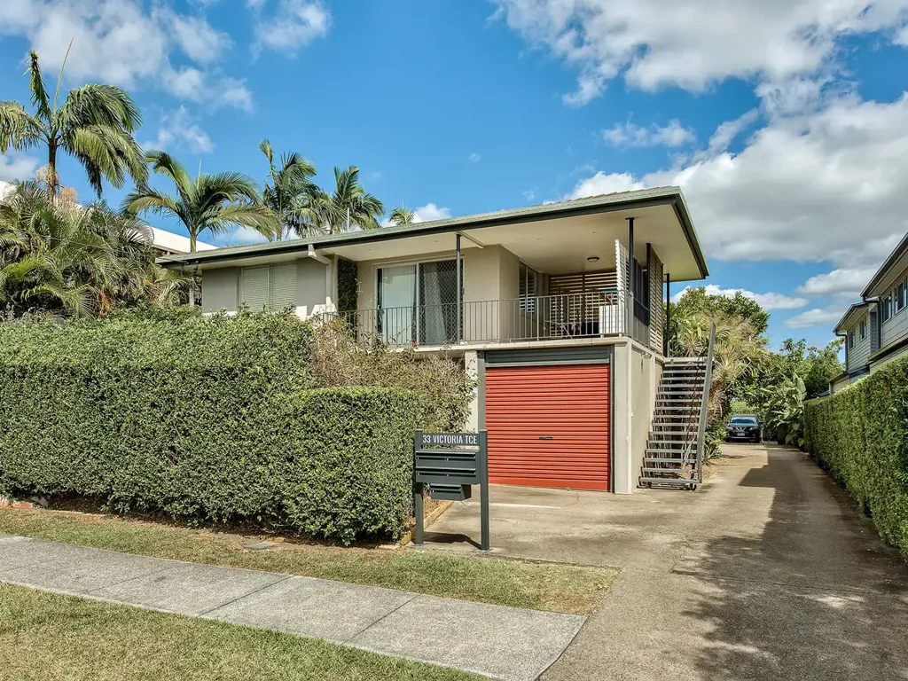 Gordon Park 1Zimmer Ideally Positioned & Move In Ready!