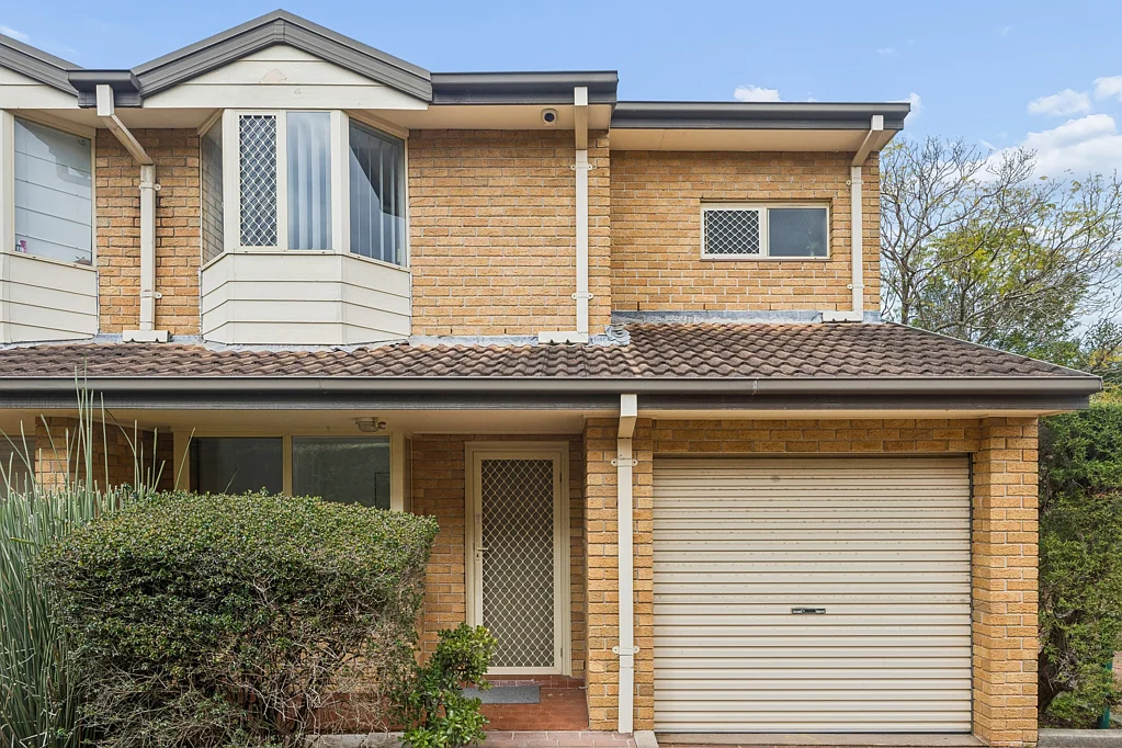 South Hurstville 2Zimmer Immaculate Townhouse Living Offering Space, Convenience, and Exceptional Lifestyle Appeal