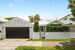 28 Oak Street, Hawthorne