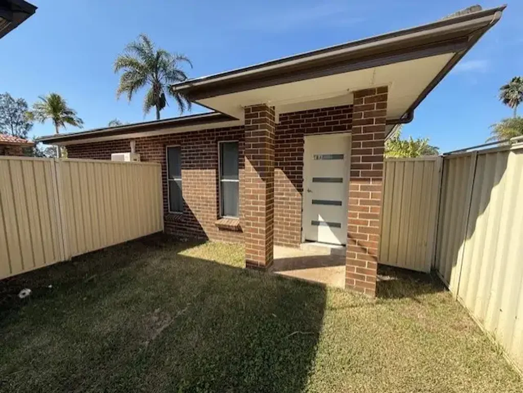 Expansive Granny Flat, Internet Included!
