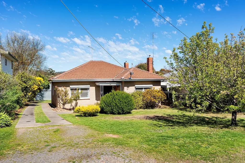 14 Roderick Street, Castlemaine, VIC 3450