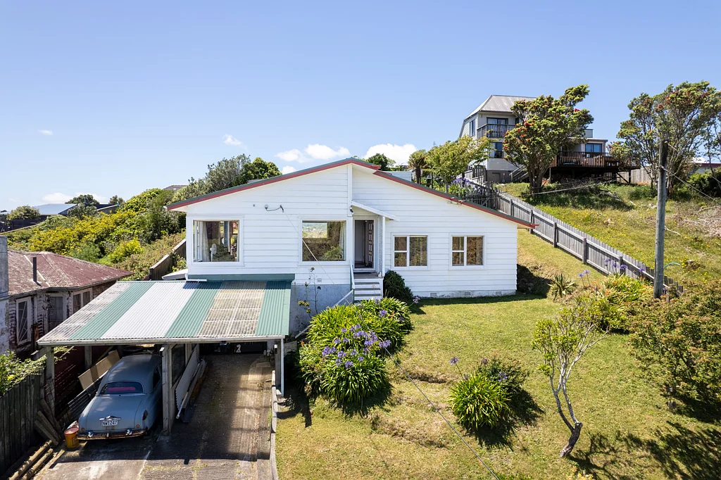 25 Miles Crescent, Newlands, Wellington