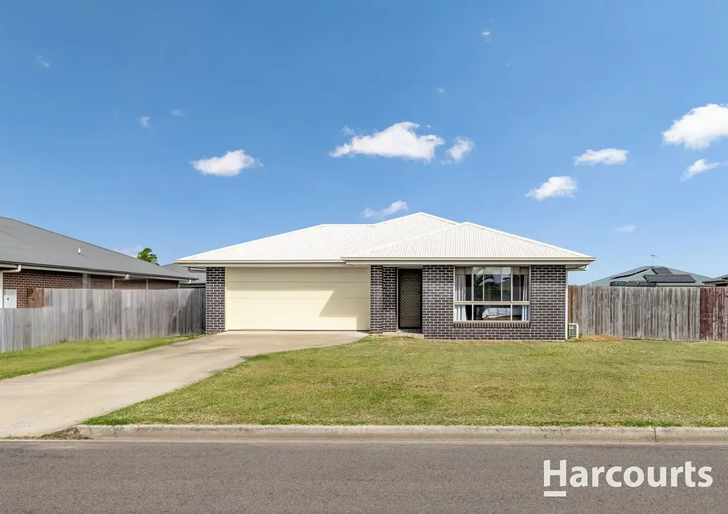 17 Searle Street, Thabeban, QLD 4670