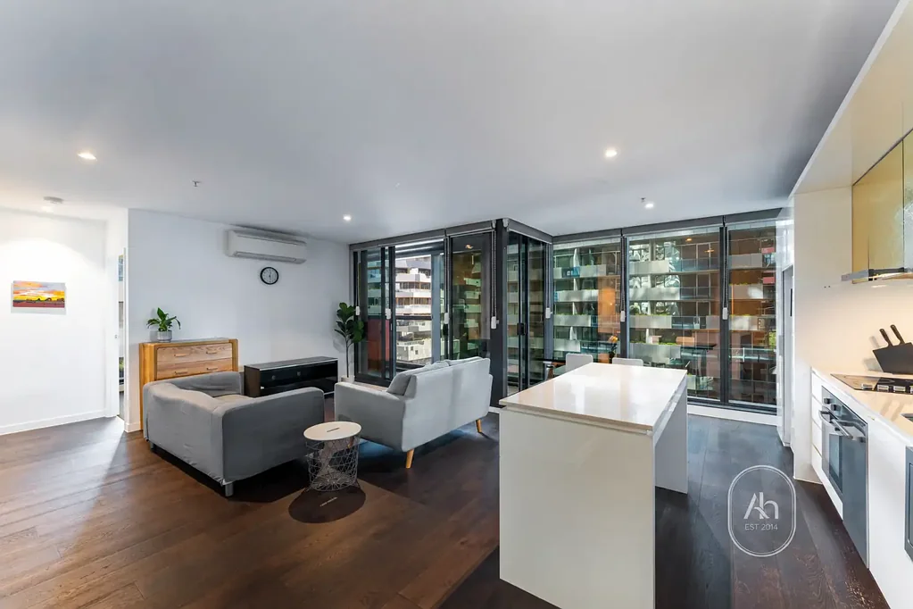 Fully Furnished 3-Bedroom Apartment with Car Space in Manhattan – Prime CBD Living