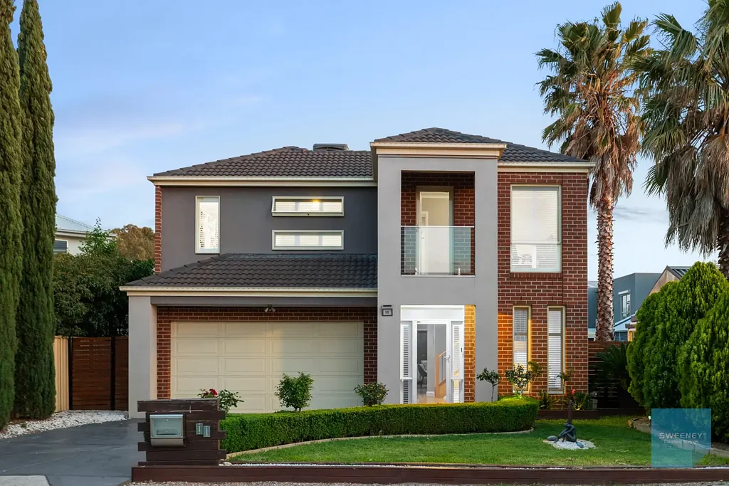 11 Catani Mews, Caroline Springs, VIC 3023