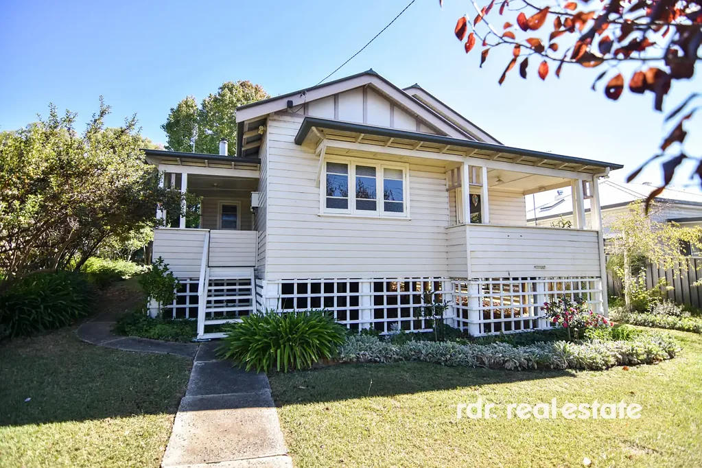 Inverell 3房  SIMPLY CHARMING, INSIDE AND OUT