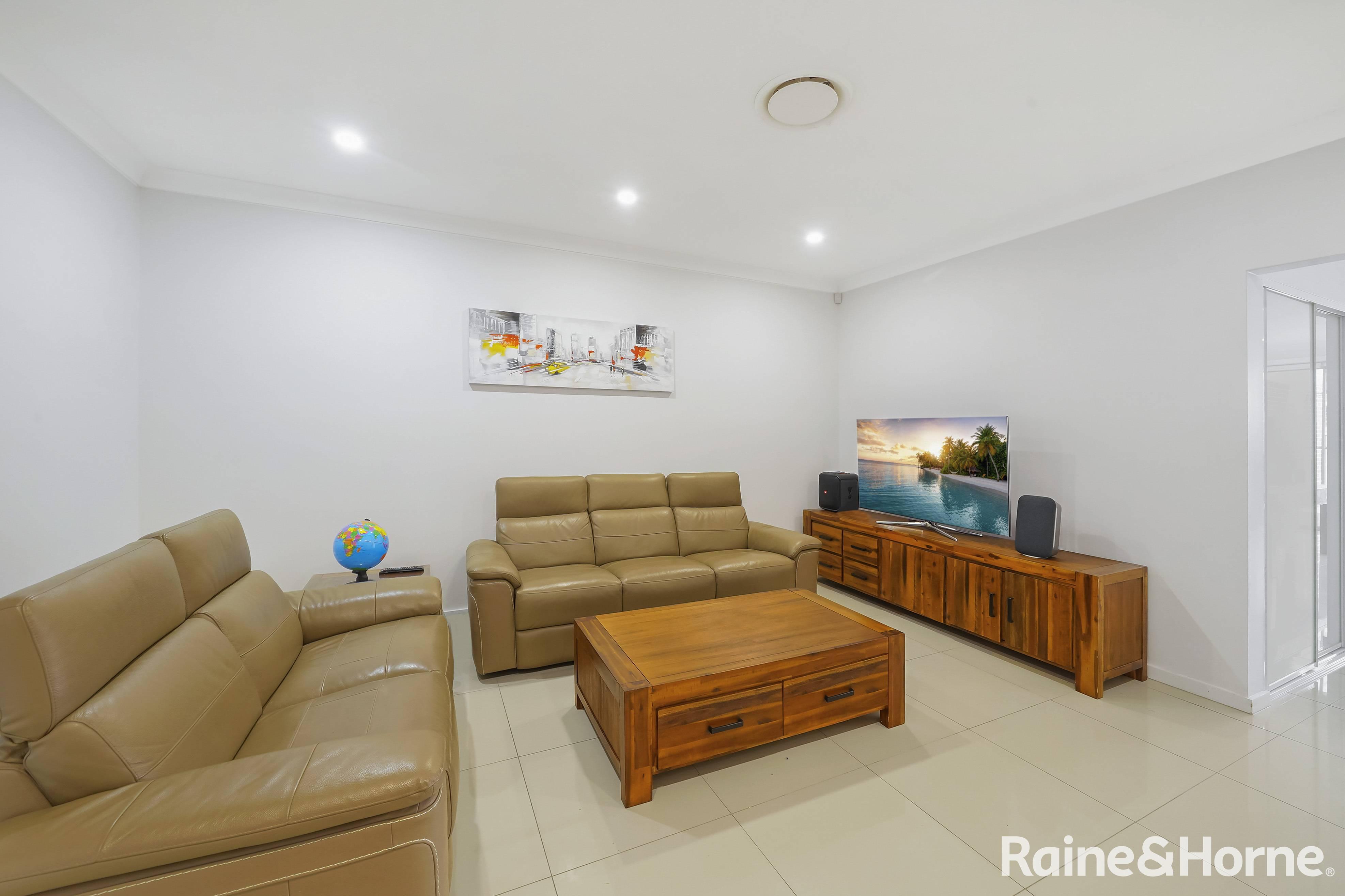 98A OXFORD RD, INGLEBURN NSW 2565, 0 कमरे, 0 बाथरूम, House