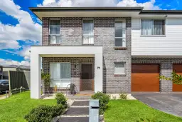 75 GRANDEUR PDE, Riverstone