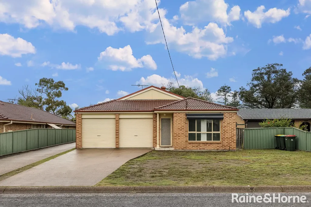 Tanilba Bay 4房  Easy Living in the Heart of Beautiful Tanilba Bay