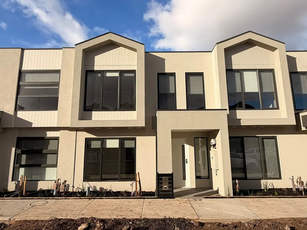 Spacious Family Living in Mambourin