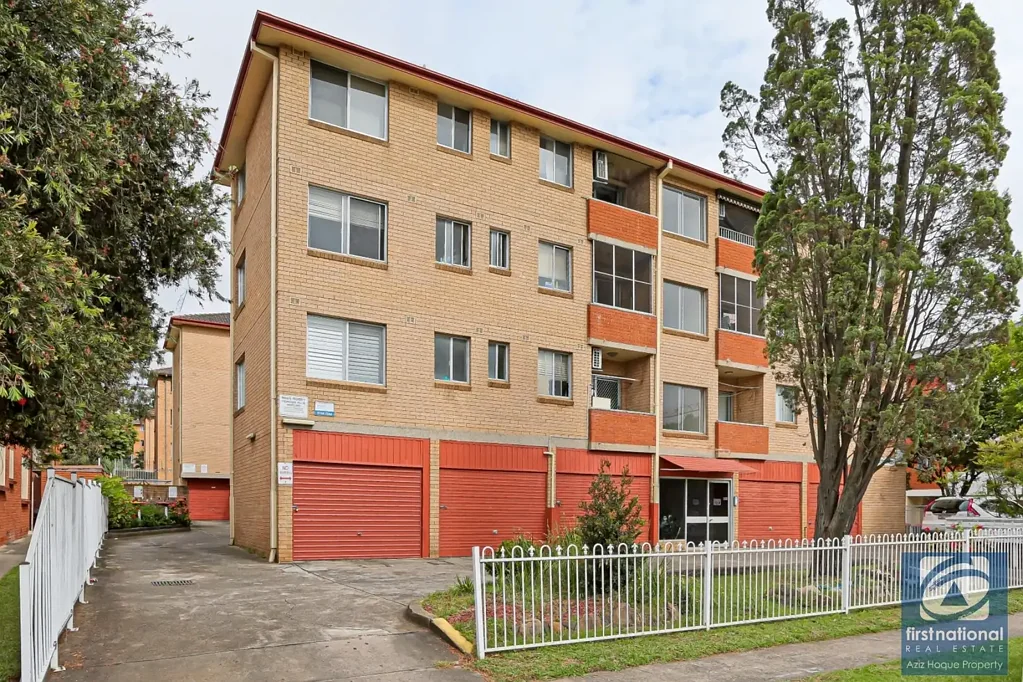 Neat and tidy 2-bedroom apartment near Warwick Farm station!