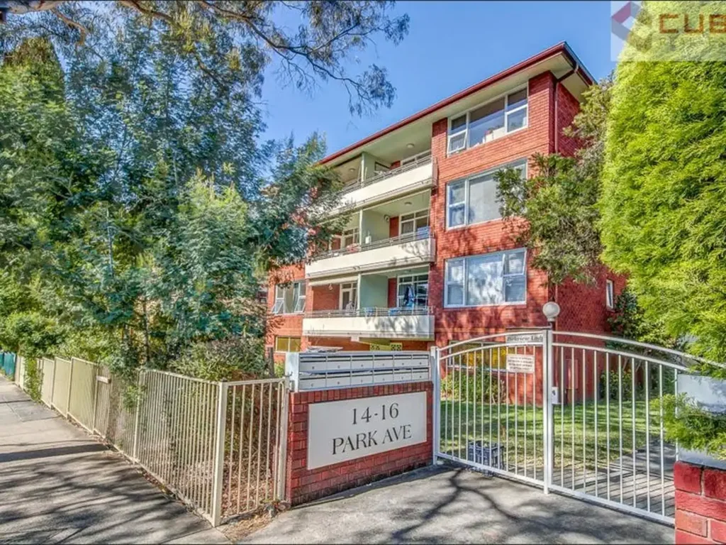 Spacious One Bedroom Apartment !
