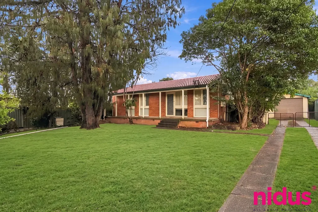 Blackett 3Moenga Solid Brick Home on 642sqm in Heart of Blackett