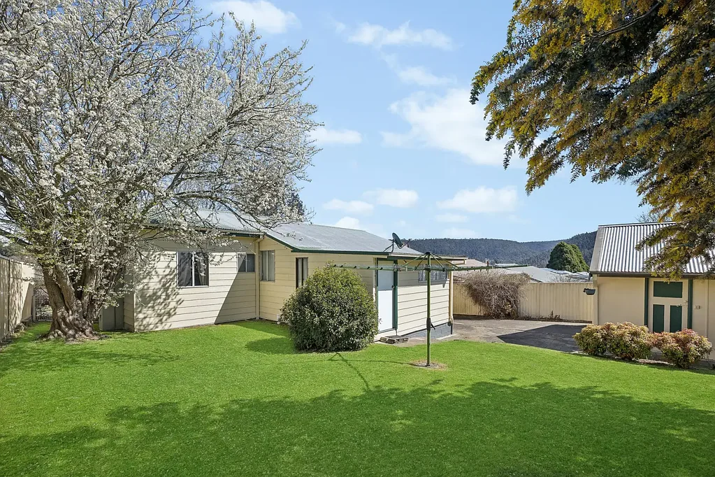 Lithgow 3房  Easy-Care Living in a Quiet and Convenient Location