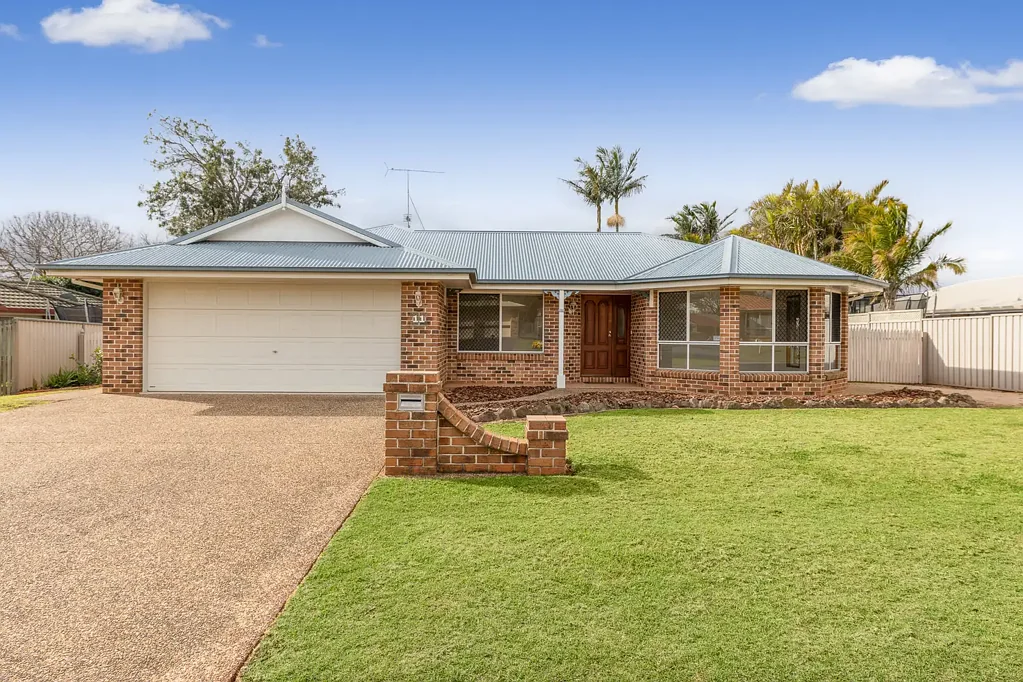 Middle Ridge 5Moenga Family-Friendly Living with Poolside Appeal in a Quiet Cul-de-Sac