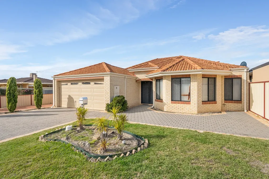 Morley 3 Bedroom IMMACULATE 3 BEDROOM 2 BATHROOM HOME ON A SUPERB STREET FRONT LOT