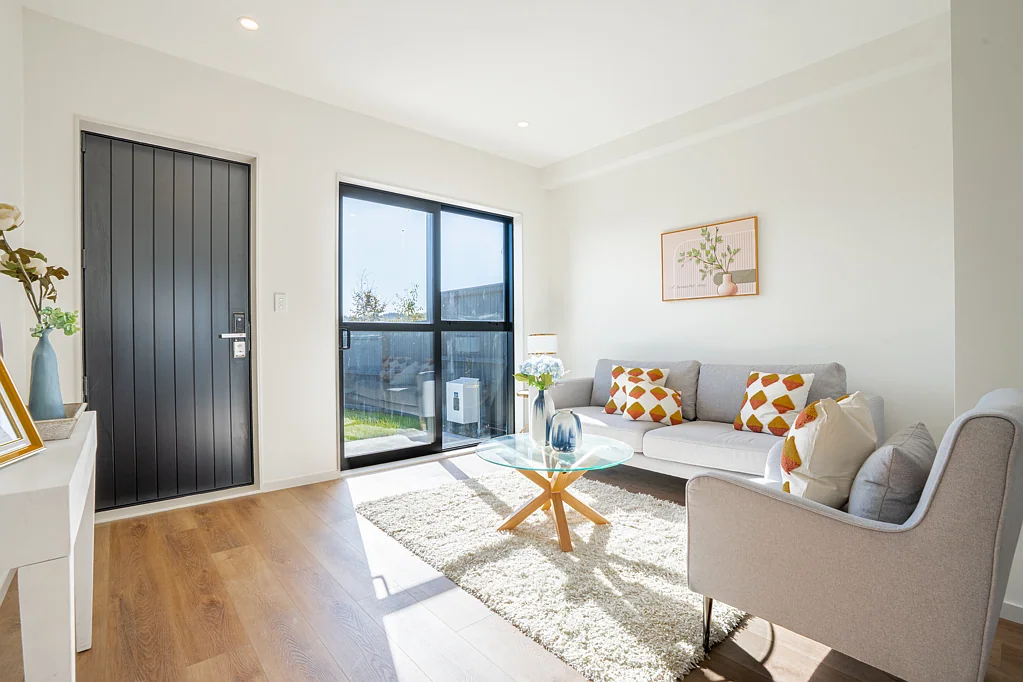 Flat Bush 2部屋 Brand New 2 Bedroom Opportunity in Receivership