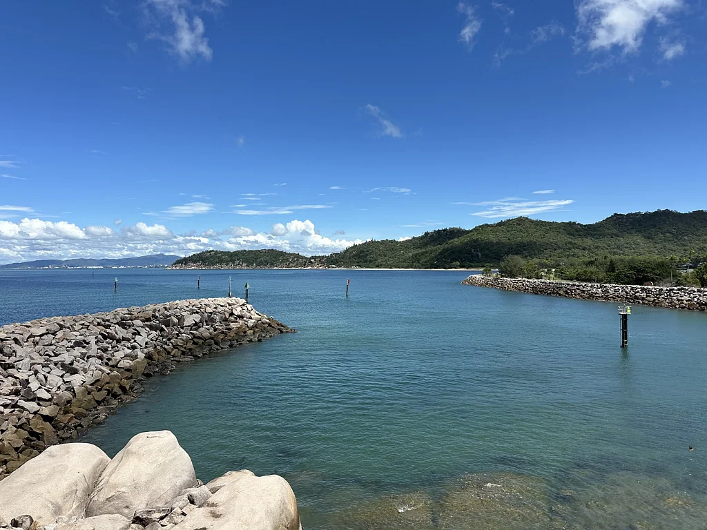Nelly Bay 2침실 Waterfront townhouse apartment with spectacular views